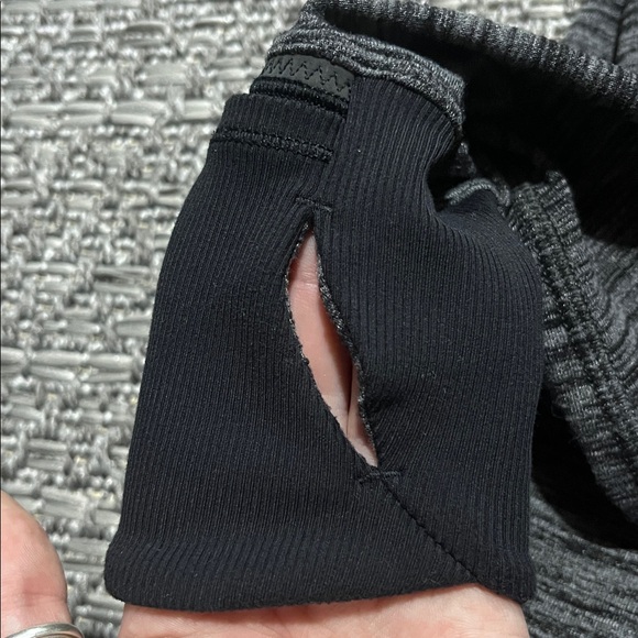 Lululemon | Quarter Zip Sweater - Picture 11 of 16